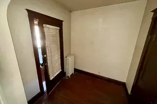 564 E Cass St, Joliet, IL 60432 - Photo 3
