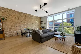 822 N Marshfield Ave, Chicago, IL 60622 - Photo 3