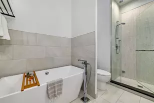 822 N Marshfield Ave, Chicago, IL 60622 - Photo 15