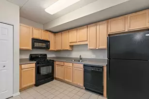 410 W Mahogany Ct, Palatine, IL 60067 - Photo 7