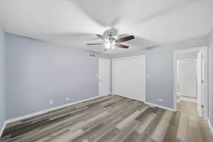 863 Pleasant St, Woodstock, IL 60098 - Photo 17
