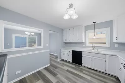 863 Pleasant Street, Woodstock, IL 60098 - Photo 3