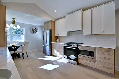 800 S Swain Avenue, Elmhurst, IL 60126 - Photo 11
