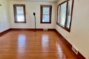 409 Oak St, Cedar Point, IL 61316 - Photo 5