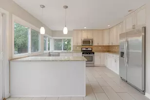 5224 Arlington Cir, Hanover Park, IL 60133 - Photo 9