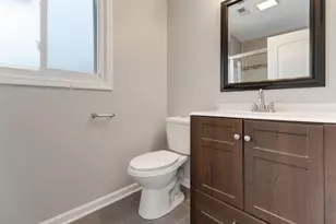5224 Arlington Cir, Hanover Park, IL 60133 - Photo 21