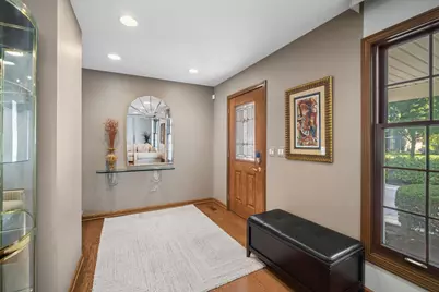 3220 N Volz Drive W, Arlington Heights, IL 60004 - Photo 3
