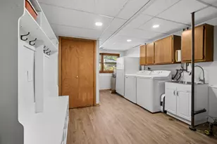 3220 N Volz Dr W, Arlington Heights, IL 60004 - Photo 11