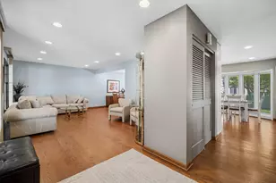 3220 N Volz Dr W, Arlington Heights, IL 60004 - Photo 15