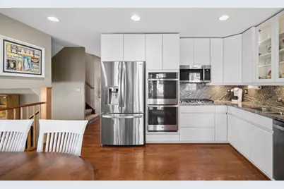 3220 N Volz Drive W, Arlington Heights, IL 60004 - Photo 7