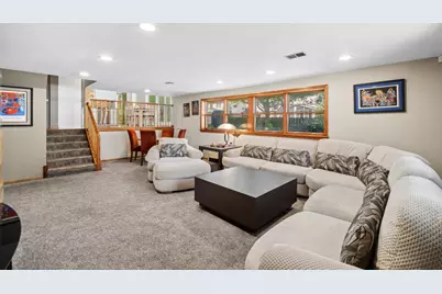 3220 N Volz Drive W, Arlington Heights, IL 60004 - Photo 9