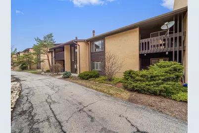6176 Knoll Lane Court #202, Willowbrook, IL 60527 - Photo 1