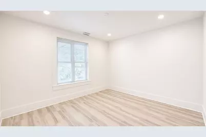 4347 W Irving Park Road #2E, Chicago, IL 60641 - Photo 5