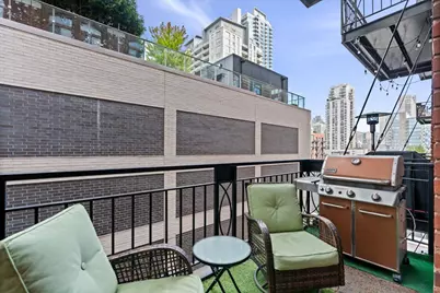 360 W Illinois Street #4E, Chicago, IL 60654 - Photo 17