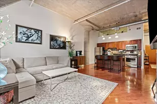 360 W Illinois St, Chicago, IL 60654 - Photo 9