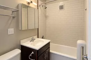 823 W Buena Ave, Chicago, IL 60613 - Photo 13