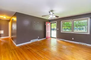 303 Hough Dr, Machesney Park, IL 61115 - Photo 9