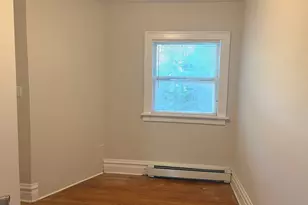 322 College Ave, Dekalb, IL 60115 - Photo 11