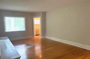 322 College Ave, Dekalb, IL 60115 - Photo 9