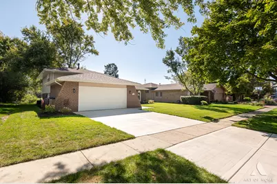 11226 S Deerpath Lane, Palos Hills, IL 60465 - Photo 3