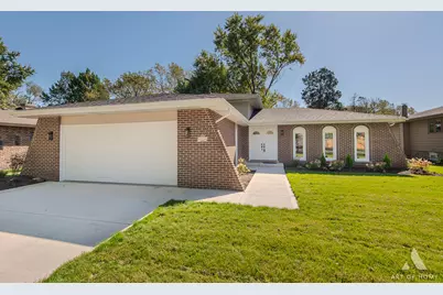 11226 S Deerpath Lane, Palos Hills, IL 60465 - Photo 1