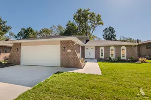 11226 S Deerpath Ln, Palos Hills, IL 60465 - Photo 1