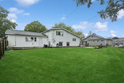 1233 N Lake Shore Drive, Round Lake Beach, IL 60073 - Photo 15