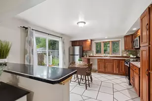 1233 N Lake Shore Dr, Round Lake Beach, IL 60073 - Photo 5