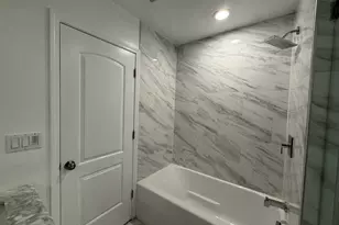 2449 N Ridgeway Ave, Chicago, IL 60647 - Photo 11