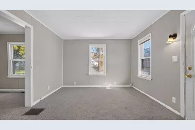 104 N Allin Street, Bloomington, IL 61701 - Photo 5