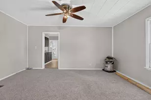 104 N Allin St, Bloomington, IL 61701 - Photo 11