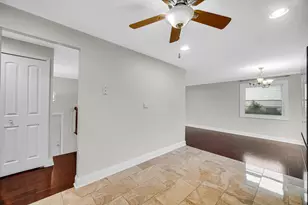 515 Falmouth Ln, Schaumburg, IL 60193 - Photo 9