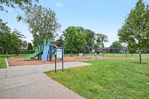 1021 Colony Dr, Crystal Lake, IL 60014 - Photo 27