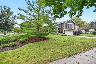 1021 Colony Dr, Crystal Lake, IL 60014 - Photo 3