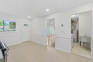 475 Olive St, Hoffman Estates, IL 60169 - Photo 9