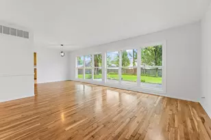 475 Olive St, Hoffman Estates, IL 60169 - Photo 3