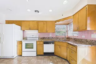 7307 N Karlov Ave, Lincolnwood, IL 60712 - Photo 15