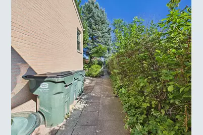 7307 N Karlov Avenue, Lincolnwood, IL 60712 - Photo 61