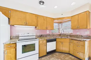 7307 N Karlov Ave, Lincolnwood, IL 60712 - Photo 17