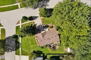1185 S Apple Tree Ln, Bartlett, IL 60103 - Photo 23