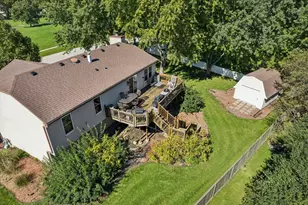 1185 S Apple Tree Ln, Bartlett, IL 60103 - Photo 21