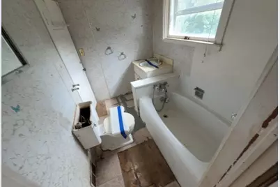 103 S Chicago Avenue, Ladd, IL 61329 - Photo 9