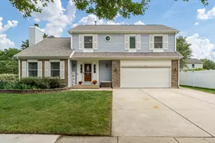 881 Willowbrook Dr, Wheeling, IL 60090 - Photo 1