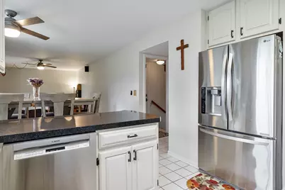 881 Willowbrook Drive, Wheeling, IL 60090 - Photo 25
