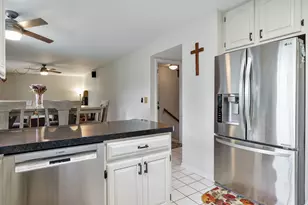 881 Willowbrook Dr, Wheeling, IL 60090 - Photo 25