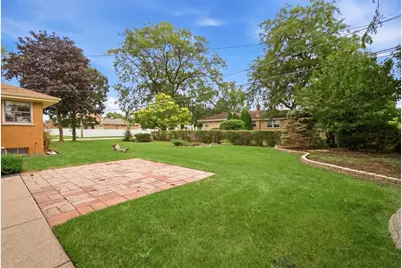 8001 W Balmoral Avenue, Chicago, IL 60656 - Photo 17