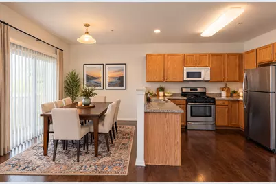 1690 Buckingham Drive, Des Plaines, IL 60018 - Photo 5