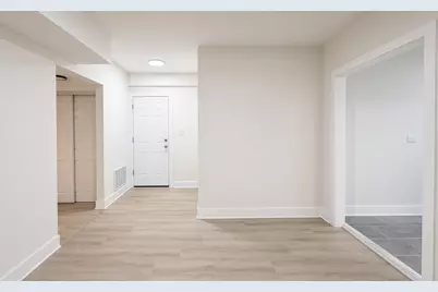 4347 W Irving Park Road #GE, Chicago, IL 60641 - Photo 7