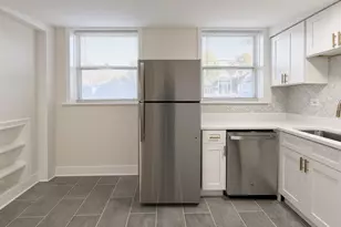 4347 W Irving Park Rd, Chicago, IL 60641 - Photo 3