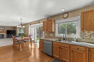 1460 Prairie Crossing Dr, West Chicago, IL 60185 - Photo 11